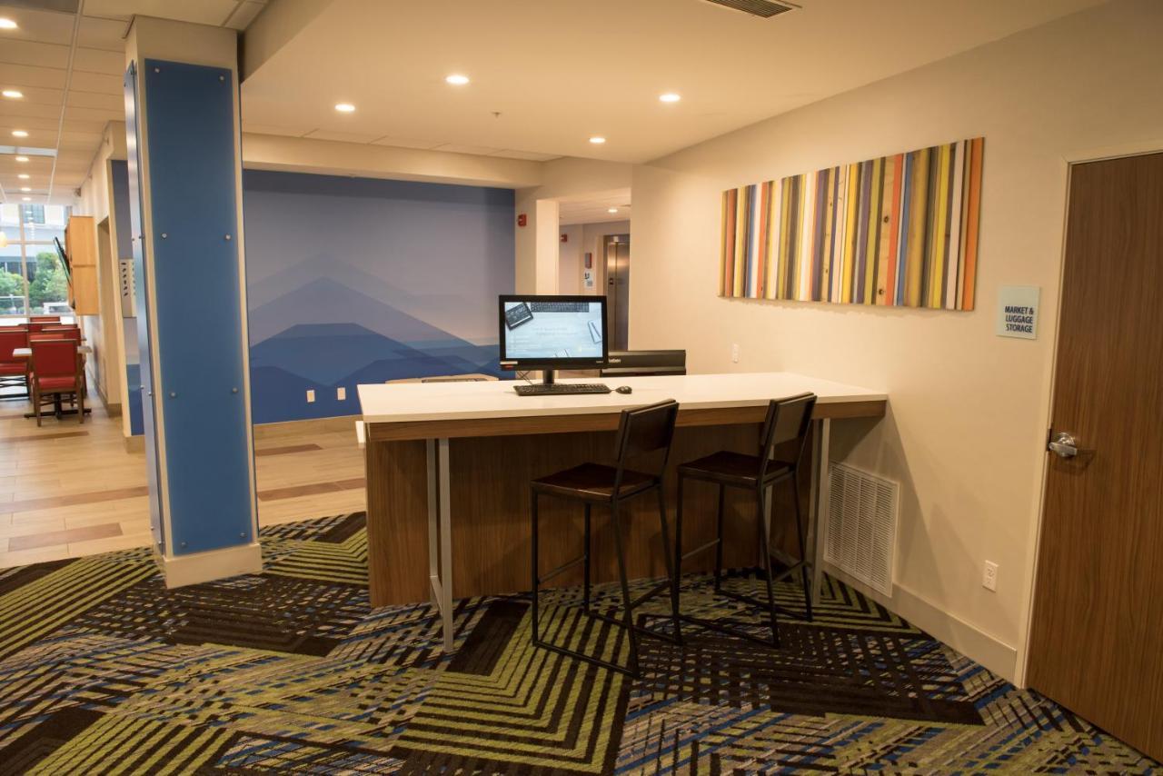 Holiday Inn Express & Suites Dayton North - Vandalia By Ihg Buitenkant foto