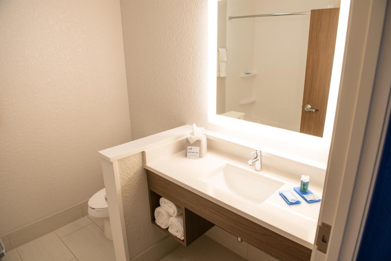 Holiday Inn Express & Suites Dayton North - Vandalia By Ihg Buitenkant foto
