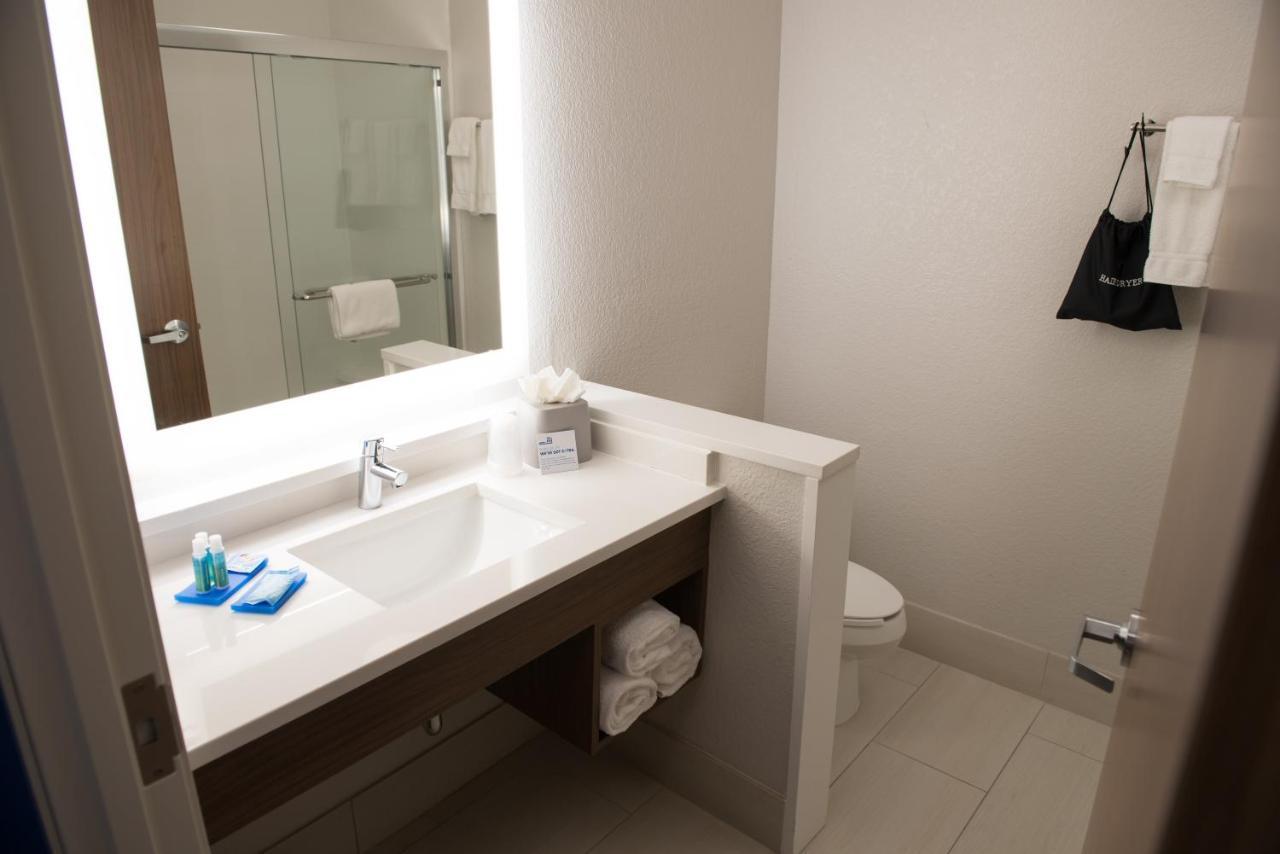 Holiday Inn Express & Suites Dayton North - Vandalia By Ihg Buitenkant foto